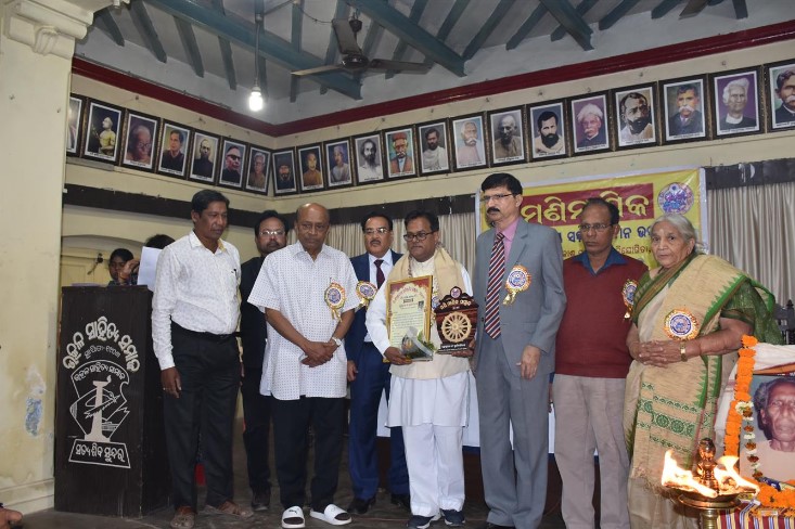 Mani Manika-2019 Award to BK Suryamani Bhai for Divyang Seva in Cuttack
